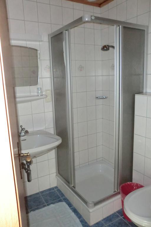 Hotel Weisses Roessl Werfen Chambre photo