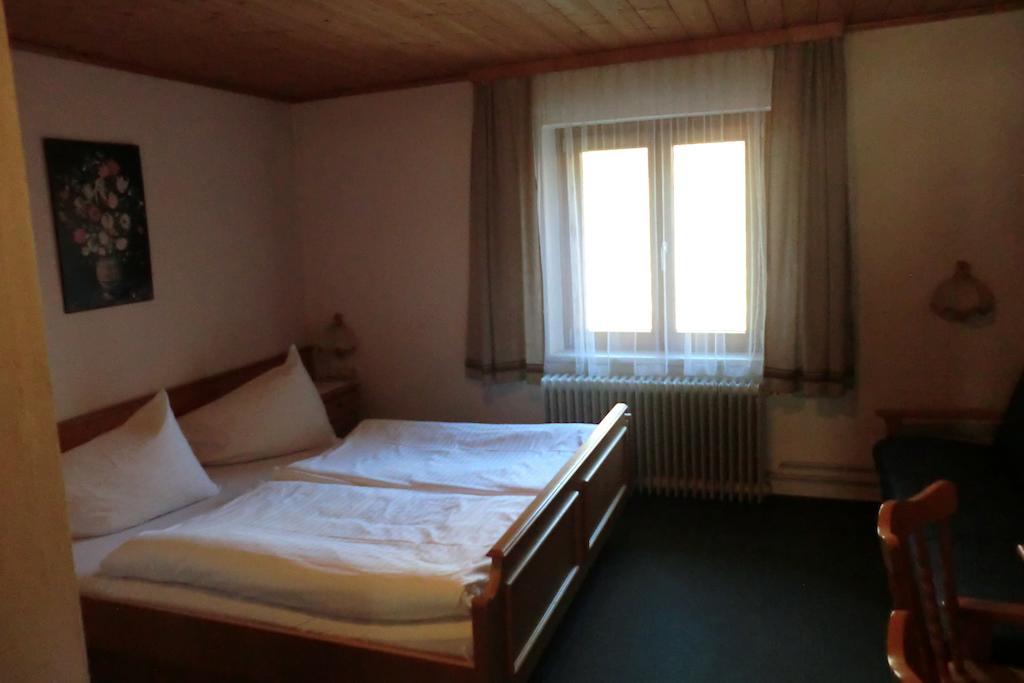 Hotel Weisses Roessl Werfen Chambre photo