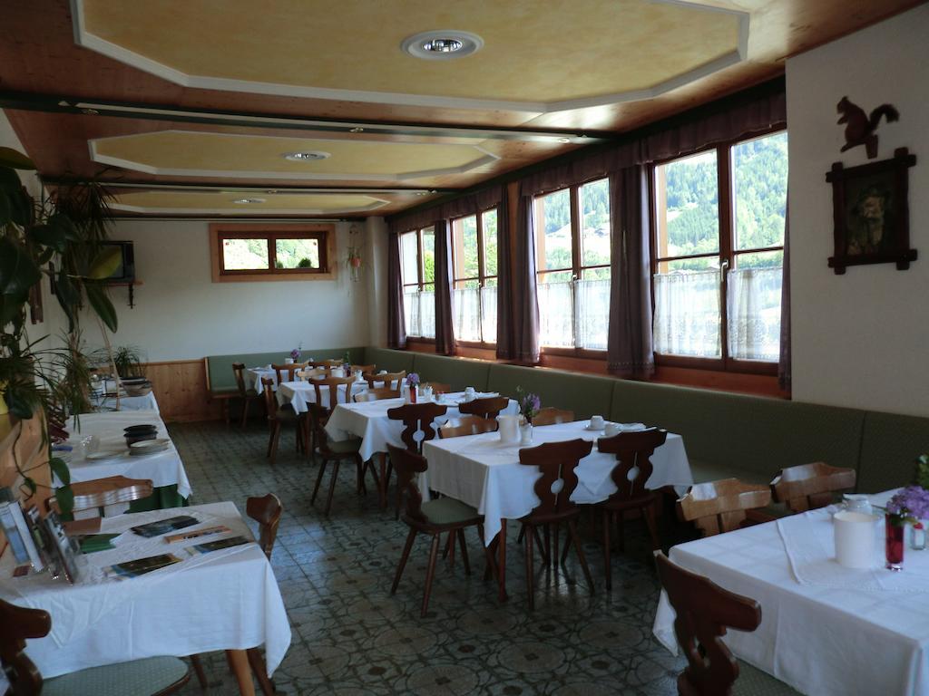 Hotel Weisses Roessl Werfen Extérieur photo